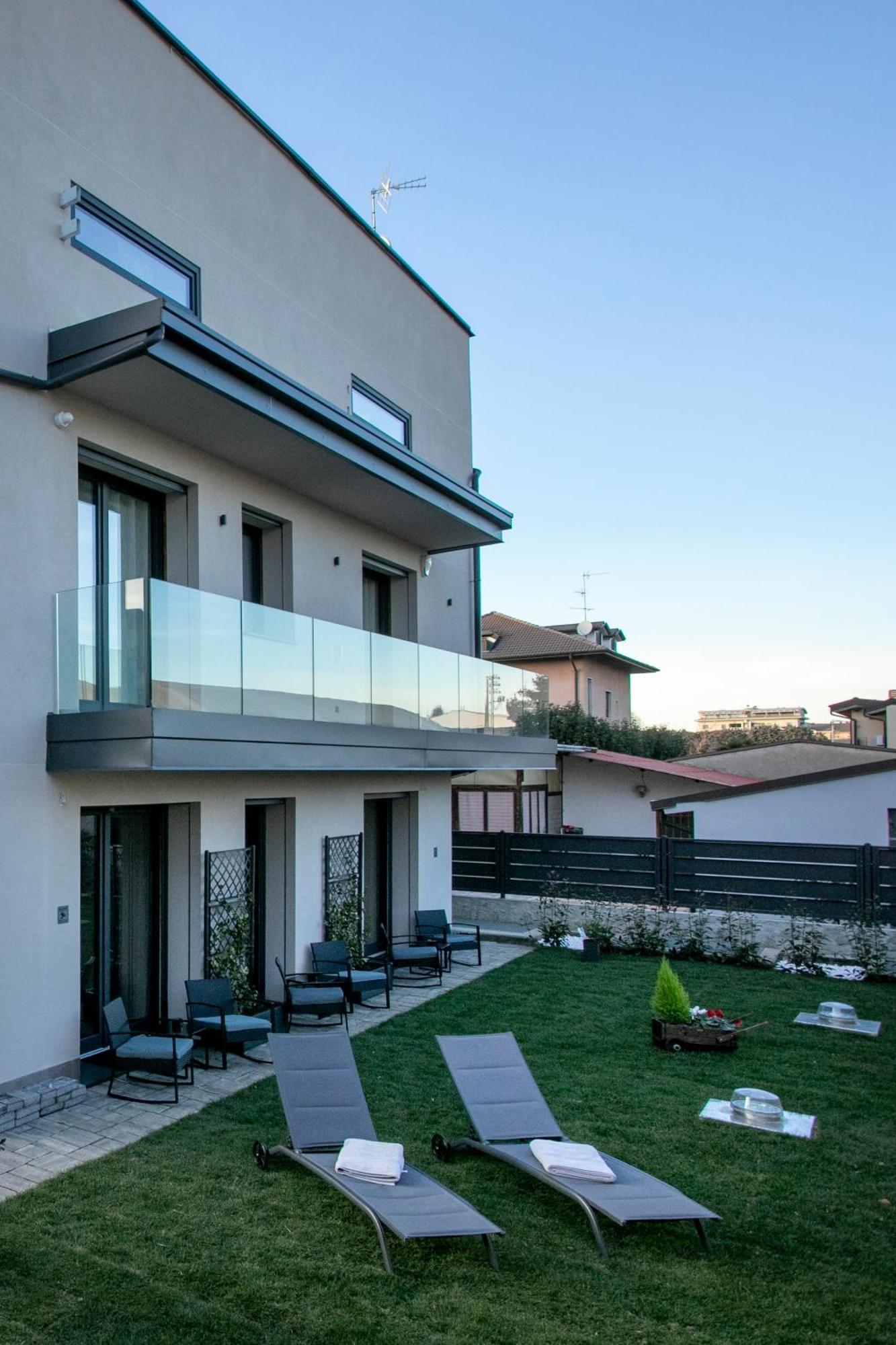 Villa Gio'S Монца Екстериор снимка
